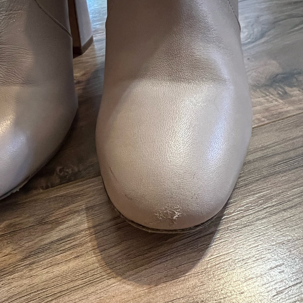 Stuart Weizmann Blush Heeled Boots Size 7. - image 5